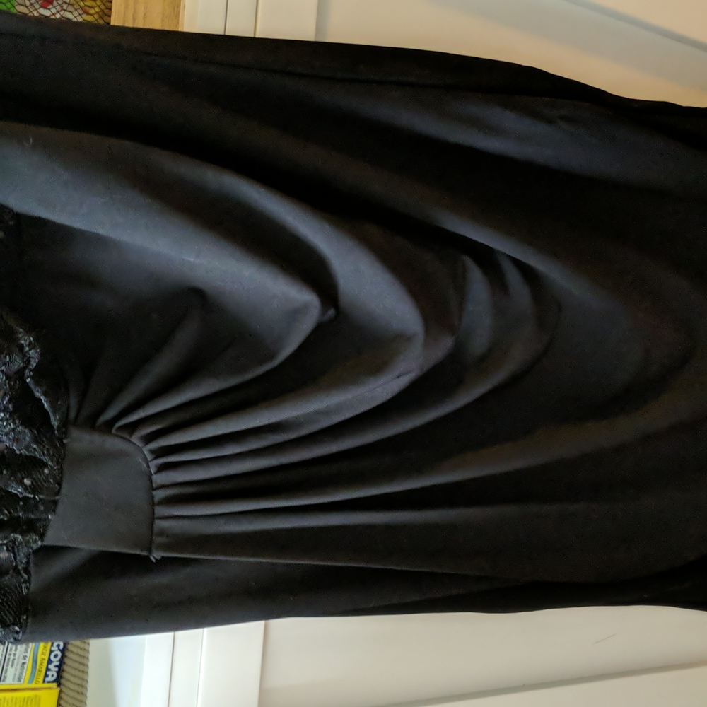 Dress - Picture 4 of 8